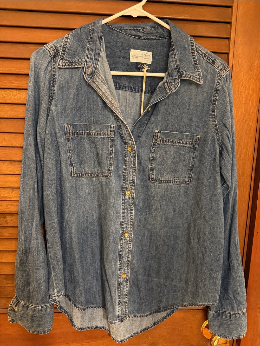 Universal Thread Denim Chambray Button Down Shirt NWT